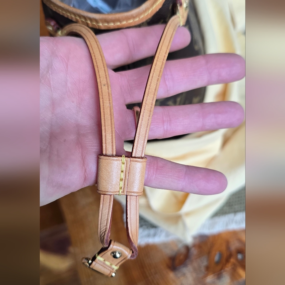 Louis Vuitton Brown Monogram Shoulder Bag - Picture 7 of 14